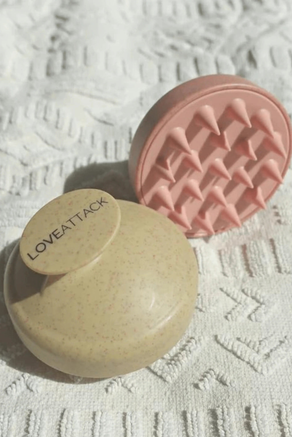Love Attack Scalp massage brush