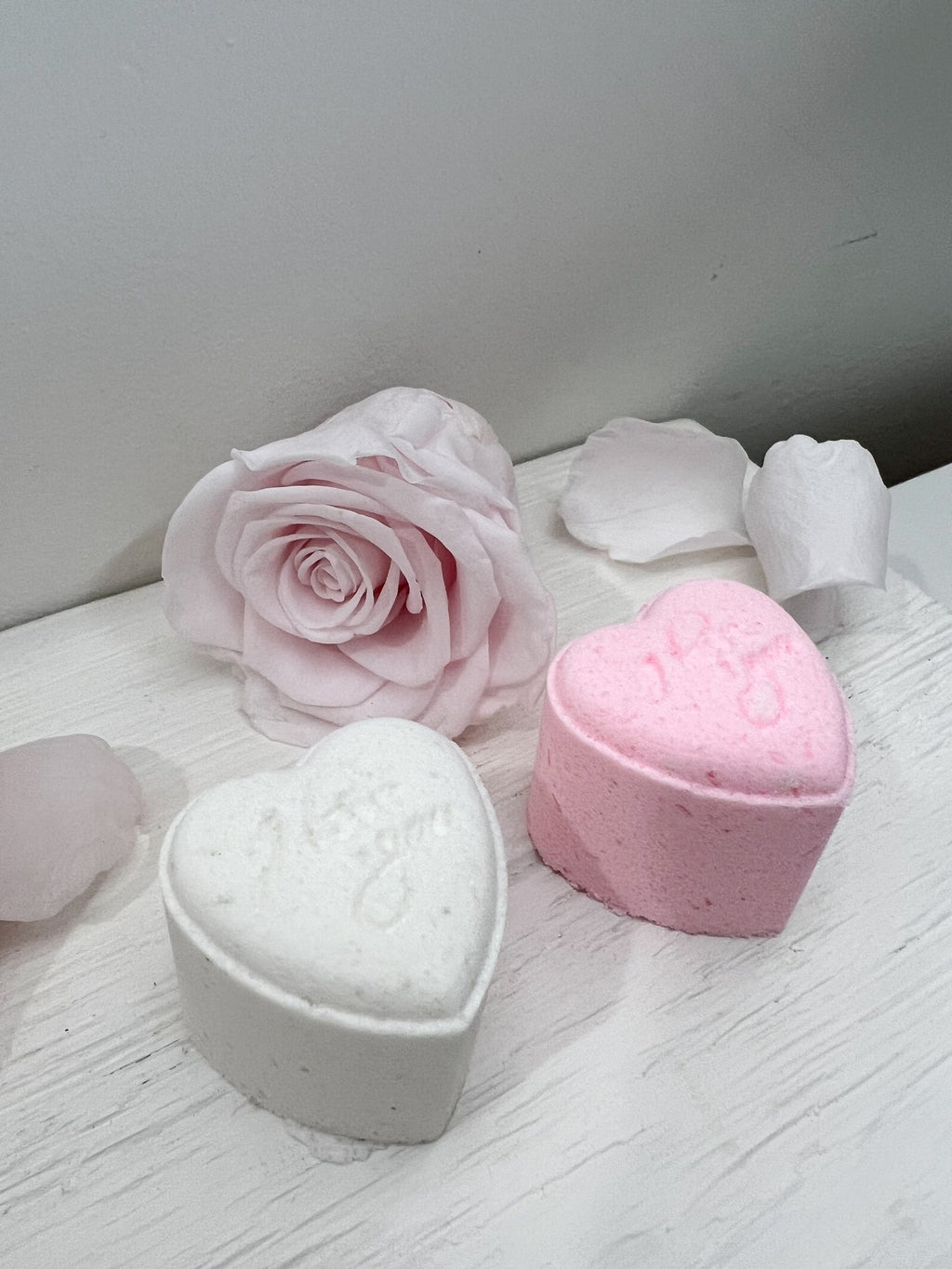 Ivy Lynne Home Eucalyptus Mini Heart Bath Bombs - Pink or Cream