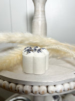 Ivy Lynne Home Shower Steamer Lavender - 60 g cream color topped with lavender buds Shower steamers
